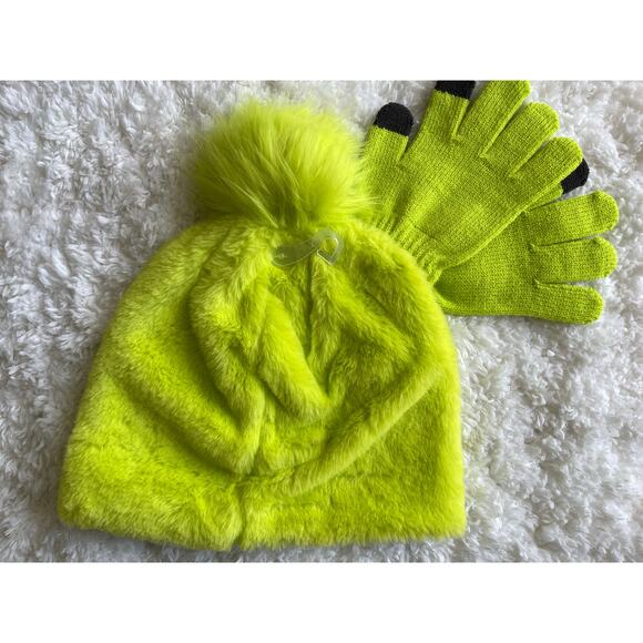 The Grinch Faux Fur Kids Beanie Hat Gloves Set Green Fluffy Christmas NEW Xmas - Picture 5 of 7